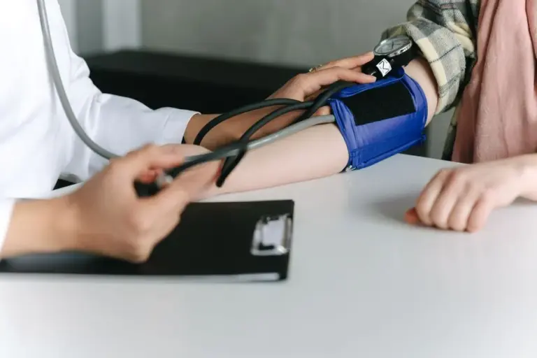 Cardiologue à l'hôpital Firminy : quel suivi cardiaque choisir selon votre situation ?