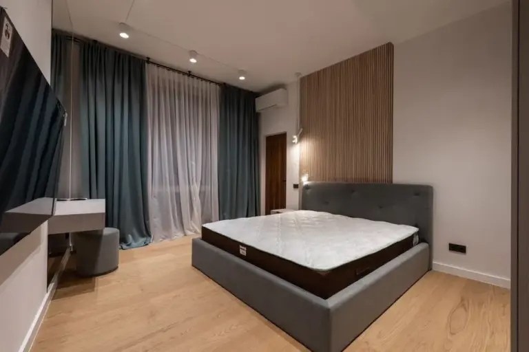 Punaise de lit ou punaise de bois : lequel envahit vraiment votre chambre