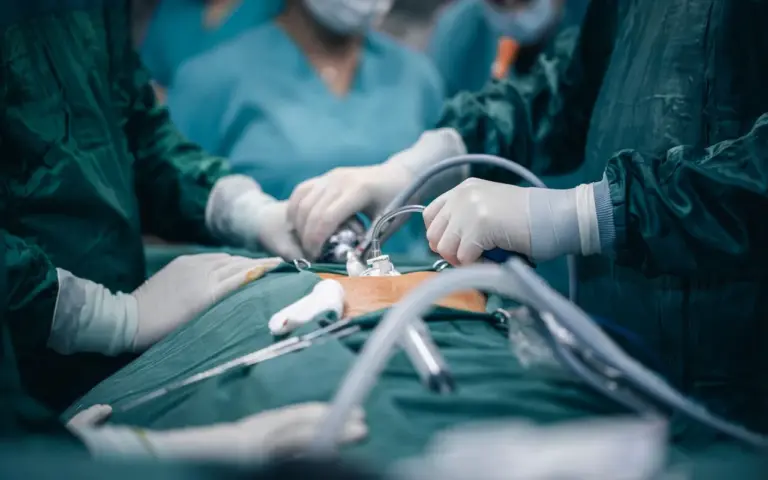 Risque hémorragique en chirurgie, les étapes pour le gérer sans improviser