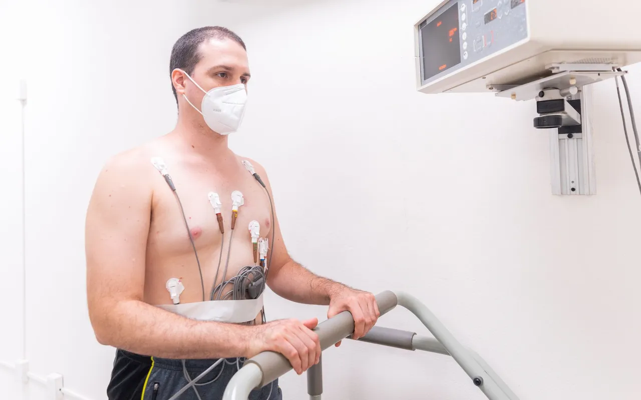 Un patient en arrêt cardiaque récupéré : faut-il viser la normothermie ou accepter l'hypothermie ?