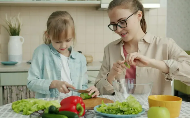 Développer l'immunité de son enfant par l'alimentation ou par les compléments, que choisir vraiment ?