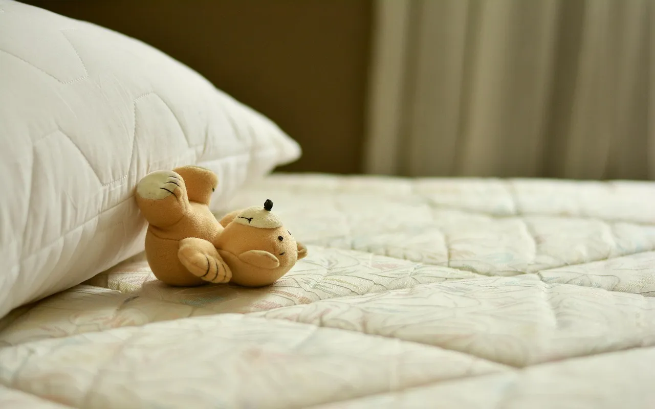 Quand la ménopause vole le sommeil, quelle approche choisir pour retrouver des nuits sereines