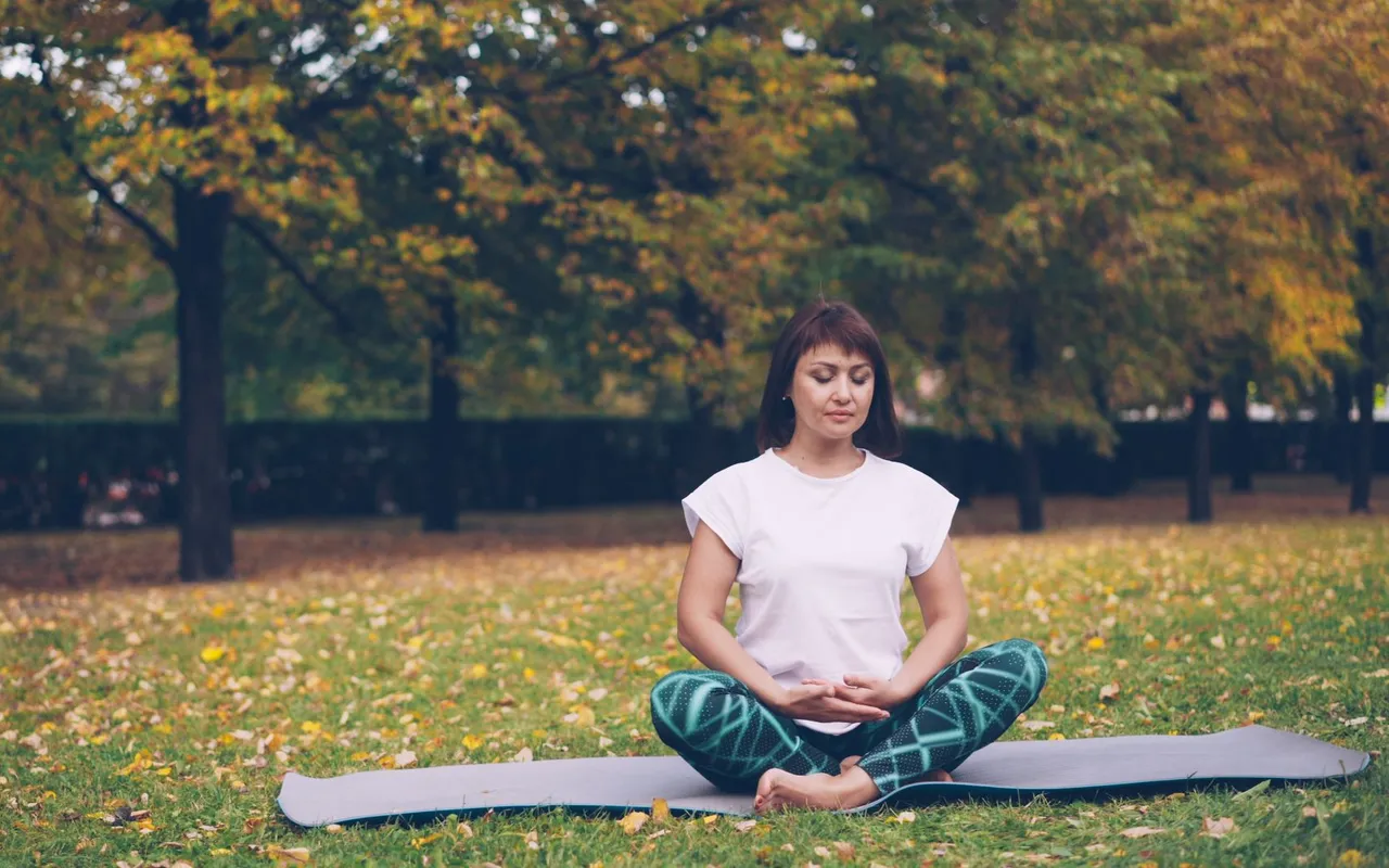 Quand l'automne arrive, voici ce qui marche vraiment pour renforcer son immunité naturellement — Le stress n'a aucun effet physique contre ce que la science observe réellement