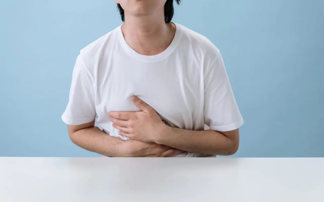 Digestion difficile : 5 raisons pour lesquelles votre estomac proteste après le repas — Pourquoi l'acidité n'explique pas tout, et que faire concrètement