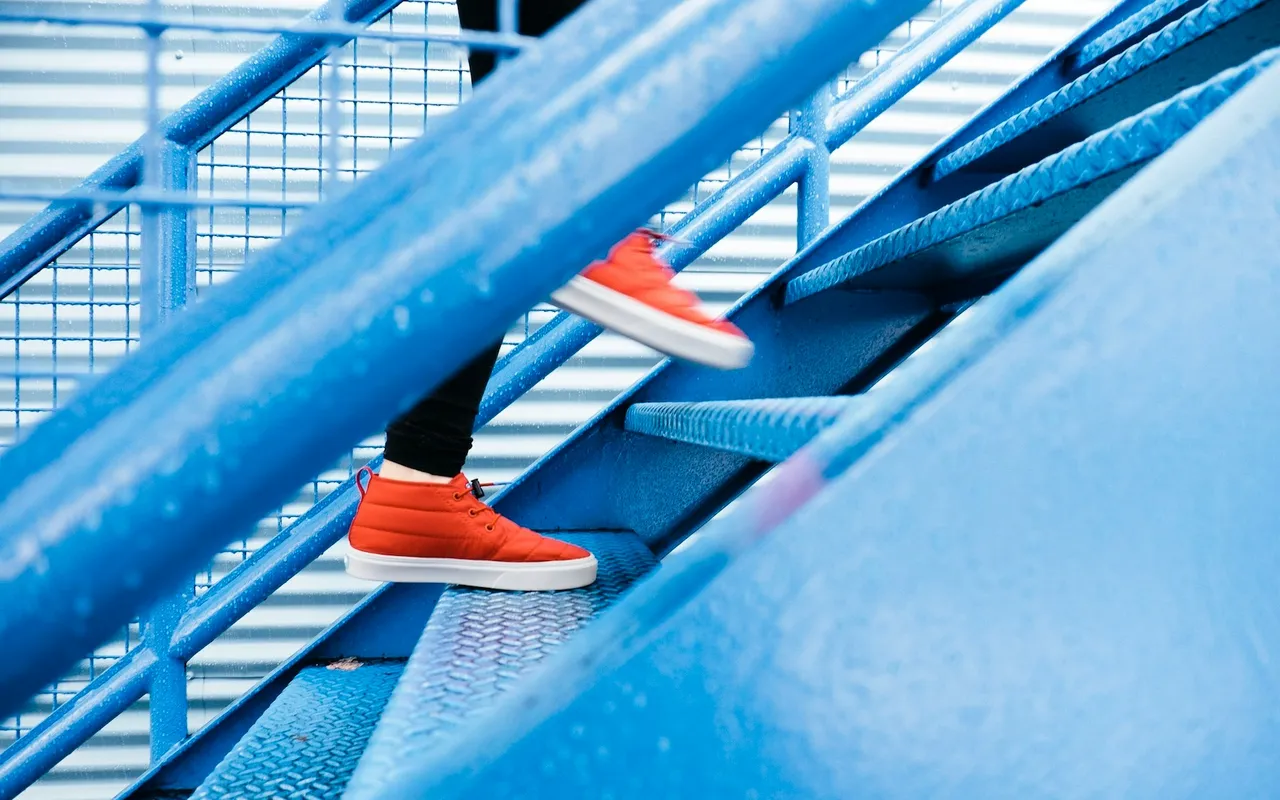 Jambes lourdes ou circulation fluide, votre hygiène de vie fait toute la différence — Comment améliorer la circulation sanguine sans tout bouleverser ?