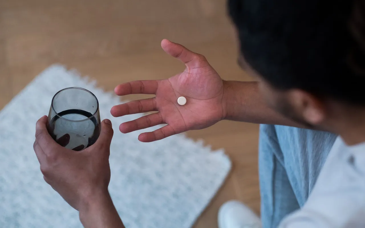 Vos règles vous clouent au lit chaque mois : à quel moment consulter un médecin ? — Soulager les douleurs en attendant une consultation
